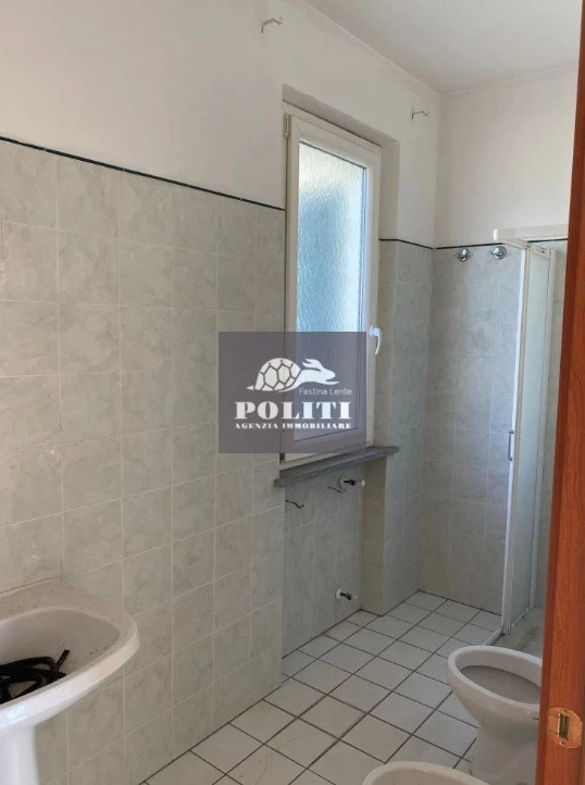 fucecchio, monolocale bagno privato