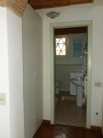 appartamento ad empoli in zona centrale con soffitta praticabile - bagno
