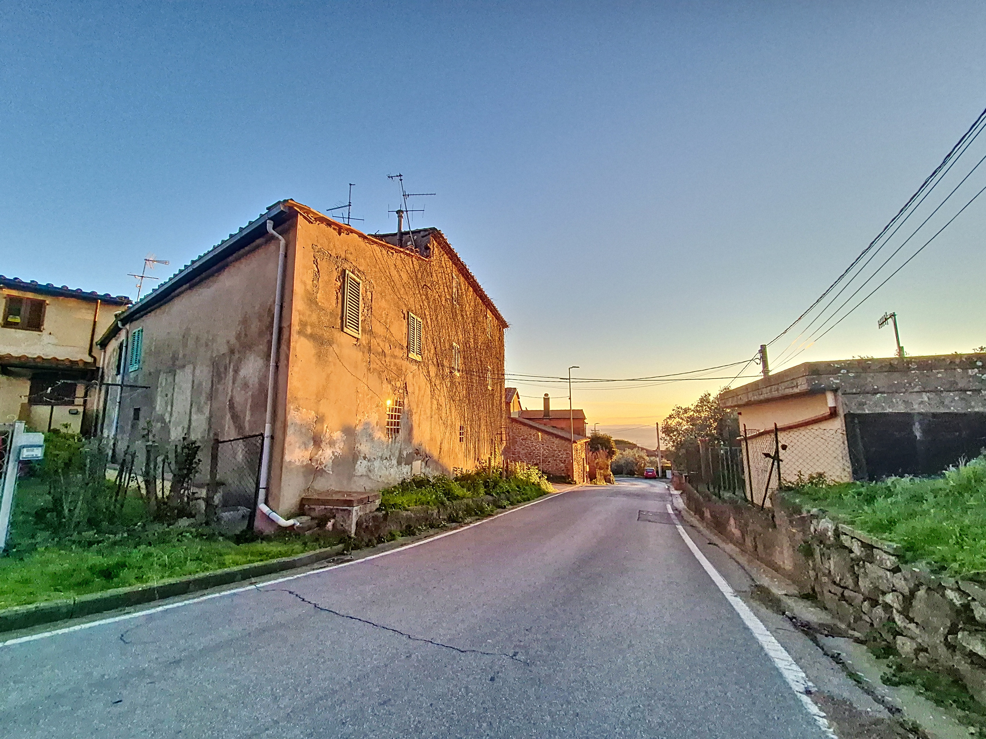 casa castra capraia e limite la casa in pietra